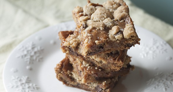 Peanut Butter Salted Caramel Chocolate Chip Cookie Bars www.herviewfromhome.com