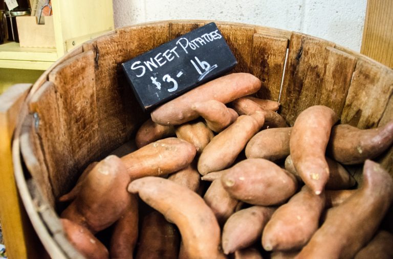 What is the difference between a sweet potato and a yam? www.herviewfromhome.com