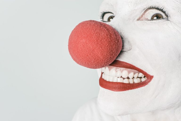 Parents - This Is What You Need To Know About The Scary Clown Craze www.herviewfromhome.com