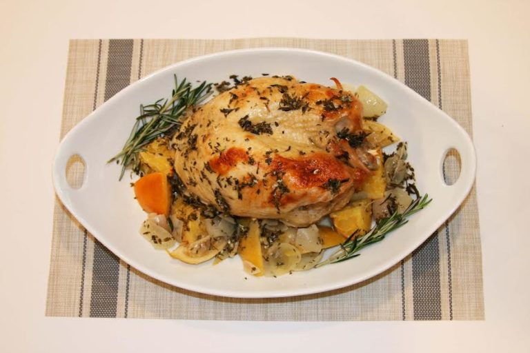 How to Make the Best Thanksgiving Turkey Recipe www.herviewfromhome.com