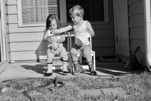 12 Lively Photos of Busy Toddler Siblings Prove Moms Everywhere Are Exhausted www.herviewfromhome.com