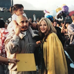 Graduate Recreates Unique Graduation Photo in Honor of Her Parents