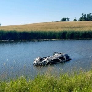 Everyday Heroes Rescue Three Children from Sinking SUV