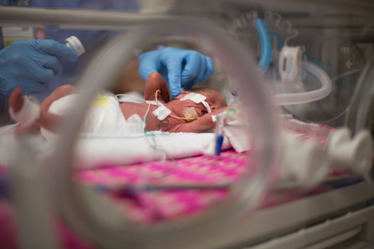 5 Things I Wish I Knew When I Became A NICU Mom www.herviewfromhome.com