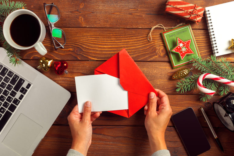 The Dreaded Christmas Letter www.herviewfromhome.com
