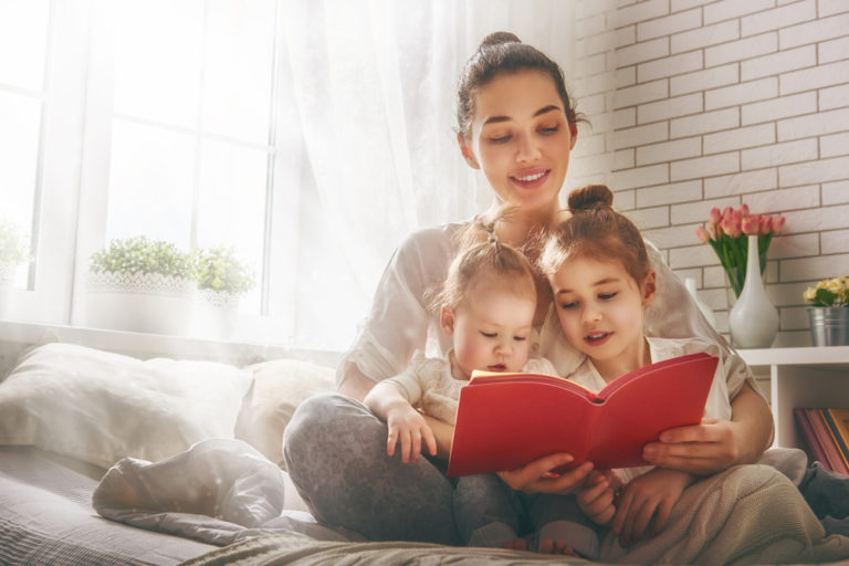 15 Habits of Parents Who Love Books www.herviewfromhome.com