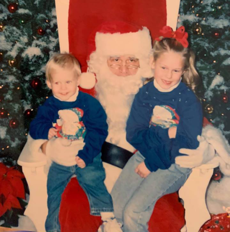 Why I Loved Christmas in the 90s www.herviewfromhome.com