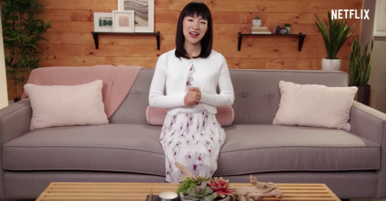 Marie Kondo Brings Her Decluttering Magic to Netflix (And the World Is Binge Watching) www.herviewfromhome.com