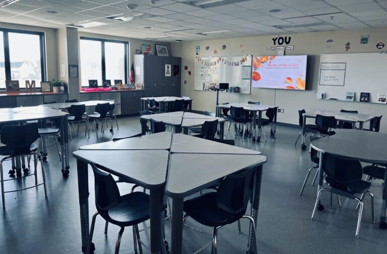 Picture of classroom, color photo