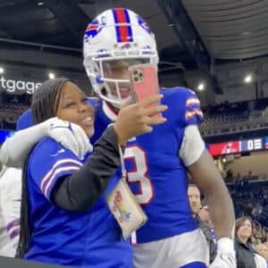 I Can’t Stop Thinking About Damar Hamlin—and His Mom
