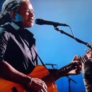 I Wasn’t Prepared for So Many Tears When Tracy Chapman Sang “Fast Car” at the Grammys